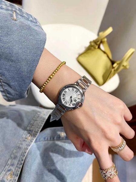 

2023 women's luxury quartz watch leisure fashion three pin multifunctional waterproof steel band watches, Slivery;brown