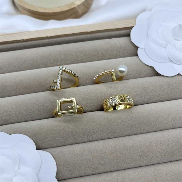 

2023 designer new amily/enjia selling letter f opening adjustable women's light luxury brass open ring, Silver
