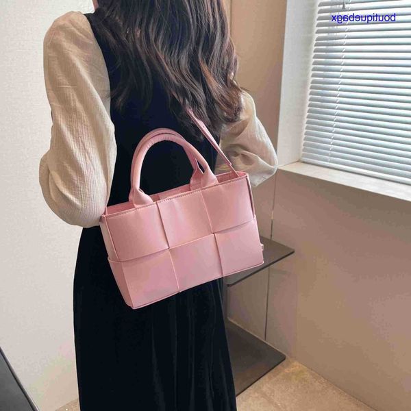 

luxury bottegss venetss arco evening bags online store mountain waffle cheese tote women's spring snow and summer 2023 new knitted with