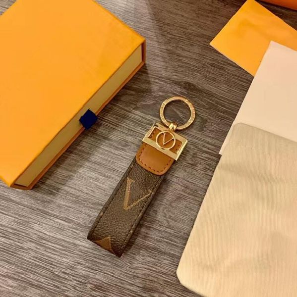 

keychain key chain buckle lovers car keychain handmade leather keychains men women bags pendant accessories 5 color 65221 with box and dust, Silver