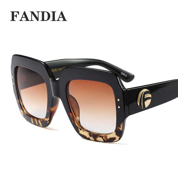 

97394 new quality fashion three color frame sunglasses, White;black