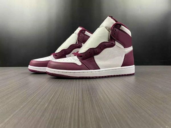 

2023 basketball shoes jumpman 1 high 1 high og man bordeaux white metallic silver fashion sport sneakers good quality come with box