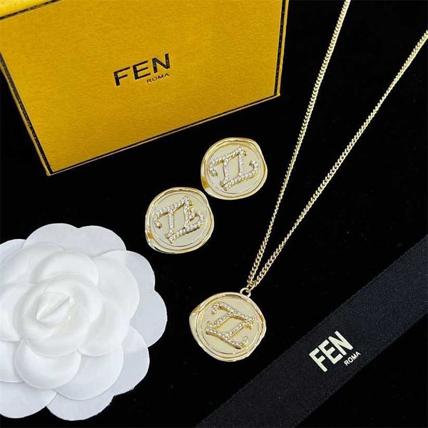 

2023 designer 2022 new fenjia fashion set premium feel rhinestone pendant necklace colorless s925 silver needle earstuds earrings