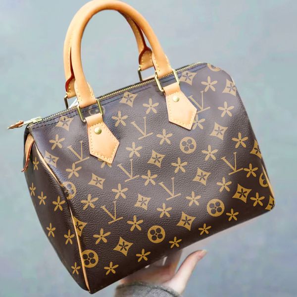 

classic fashion speedy 25 30 35 travel bag m41113 with shoulder strap luxury tote handbag designer mens duffle bag cross body leather womens