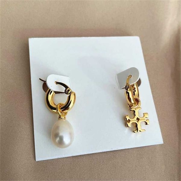 

2023 designer new fashion jewelry asymmetric freshwater pearl advanced temperament double, Golden