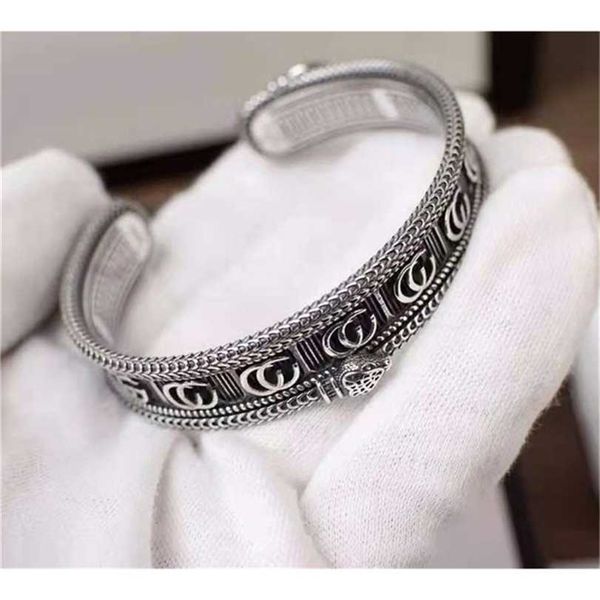 

2023 designer new fashion jewelry gujia double g-stripe gear bracelet fashion trend men and women with open letter bracelet, Black
