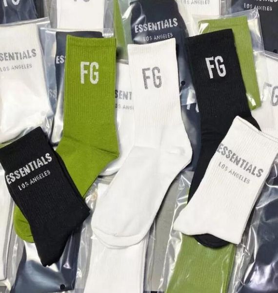 

tide wealthy designer reflective letter socks main line high street sports men and women cotton fashion casual breathable in tube 4519402, Black