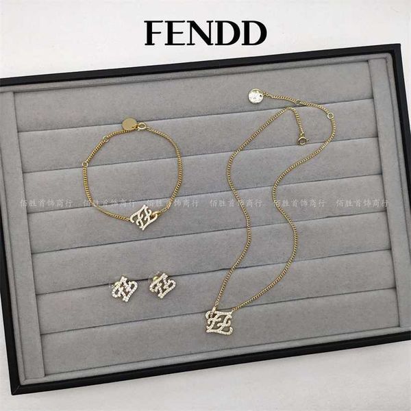 

2023 designer 2022 new fenjia square pendant bracelet necklace female korean style diamond letter ear stud set, Golden