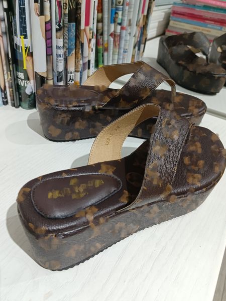 

designer brown old flowers flip flops slippers fashion thick bottom thong sandals letter embroidery monograms slides lady platform wedges sa, Black