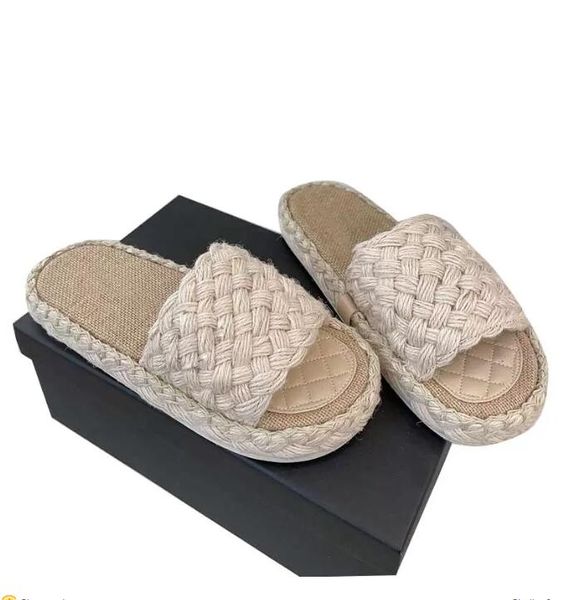 

espadrilles womens designer platform slippers metal lambskin mules retro flat sandals flip flops summer 2023 classic loafer luxury rubber pl, Black