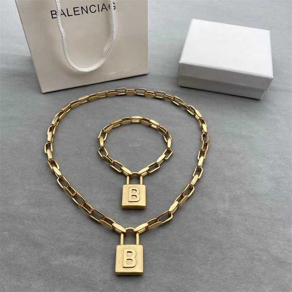 

2023 designer paris new fashion square lock chain bracelet b star brass necklace, Black