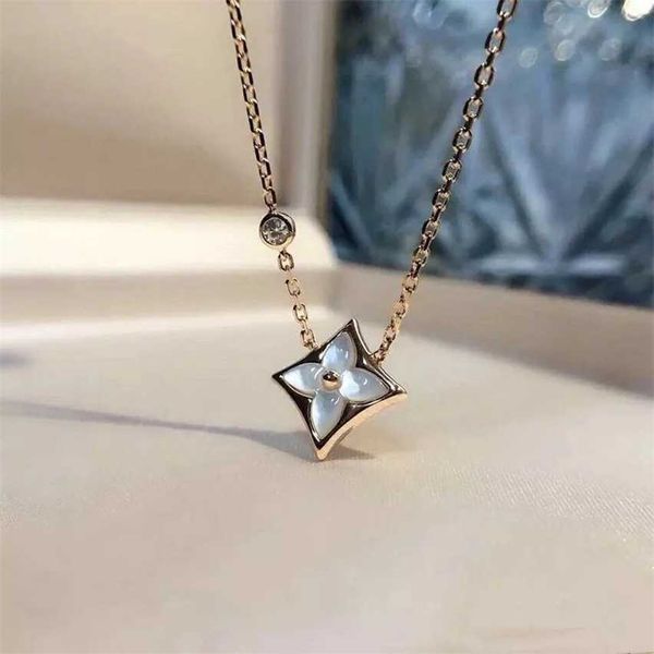 

2023 designer new lvjia titanium steel colorless white fritillaria l four leaf necklace female ins student gives girlfriend, Black