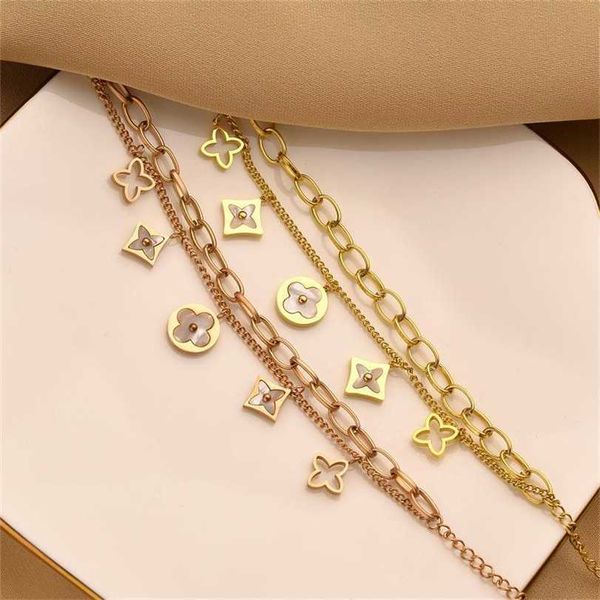

2023 designer new 2022 live broadcast four leaf grass five flower bracelet women's fashion trend l family titanium steel jewelry, Black