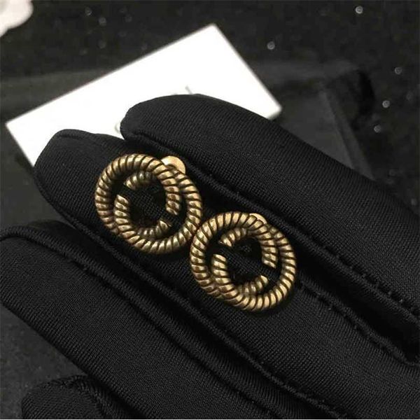 

2023 designer new medieval family classic serpentine letter female ins network red same double simple and versatile earrings, Golden