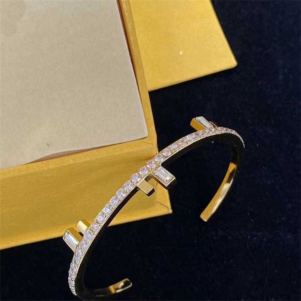 

2023 designer new fenjia f letter rhinestone brass adjustable opening fashion high sense small design bracelet, Black