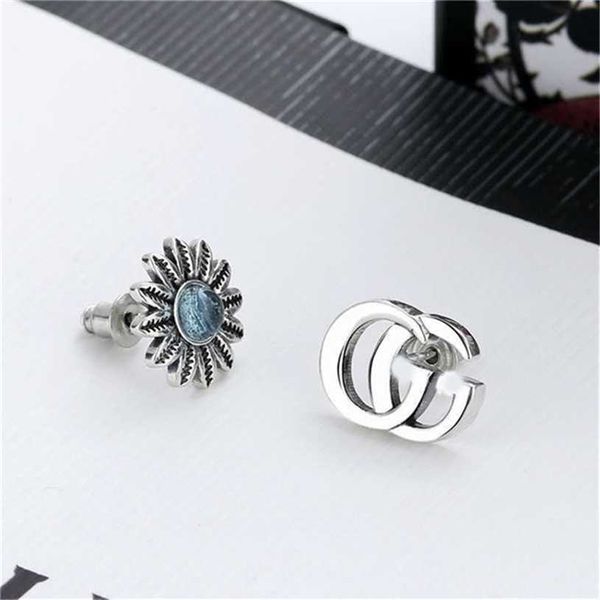 

2023 designer new fashion jewelry double ancient inlaid with blue z stone flower asymmetric earrings women's chrysanthemum daisy, Golden