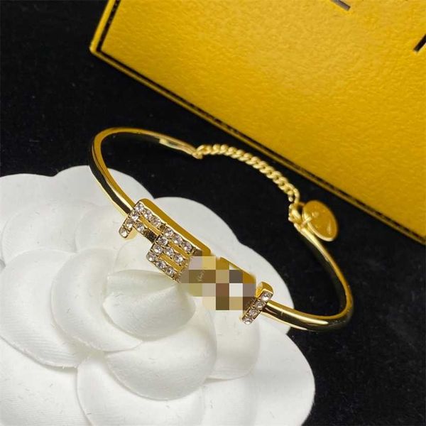 

2023 designer enjia amily new ull eminine style small design high sense letter full diamond bracelet, Black