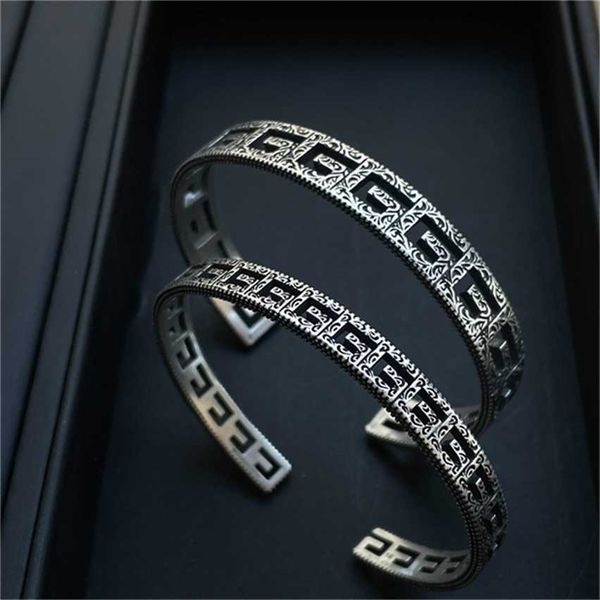 

2023 designer new fashion jewelry s925 antique interlocking carved hollowed out old square wide narrow version couple bracelet for men and w, Black