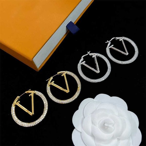 

2023 designer 2022 new popular donkey ear studs female l family v-shaped old flower full diamond love earrings, Golden
