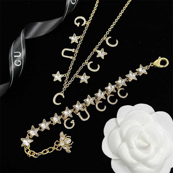 

2023 designer new family's new temperament suit double letters full diamond necklace gujia bee bracelet five-pointed star earrings, Silver