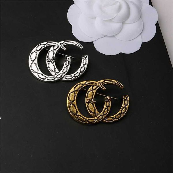

2023 designer new g brooch high-end accessories diamond plaid coat suit collar pin alloy copper needle jewelry, Gray