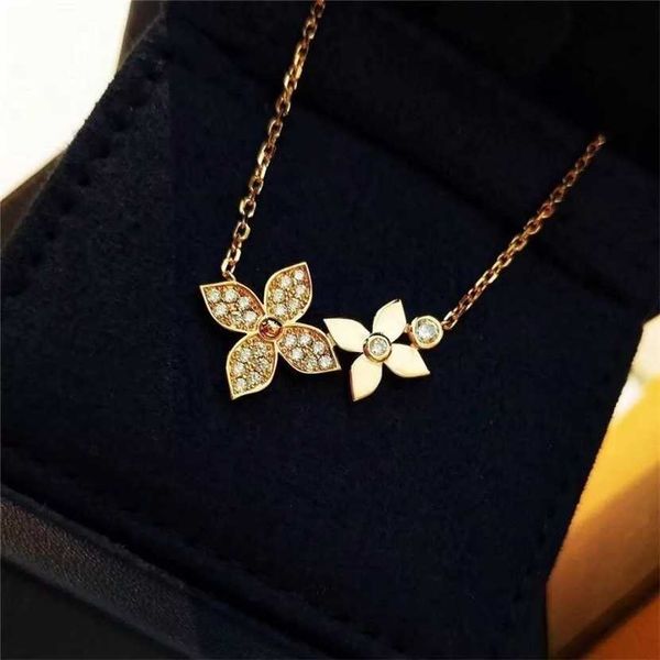 

2023 designer new lvjia double flower four leaf necklace lucky grass small fresh and versatile l style, Black