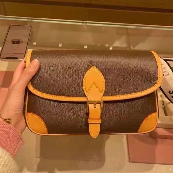 

women shoulder ss messenger bags lady 2023 fashion luxury handbags cross body famous designer hasp removable leather straps popular female p