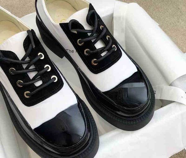 

2022 black and white men dress champagne shoes women small fragrant leather lace thick soled shoes low heel single shoes
