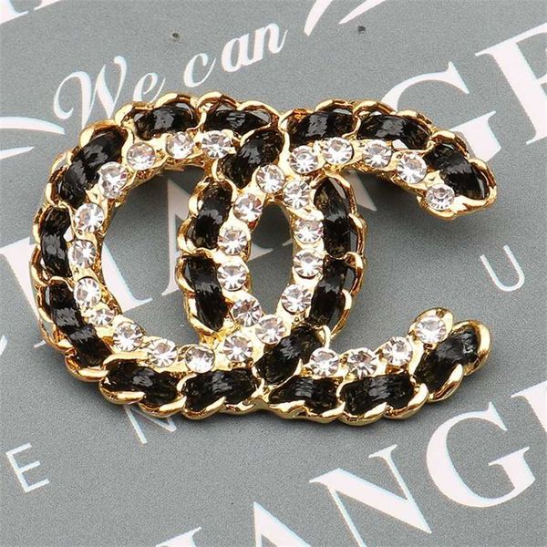 

2023 designer new fashion new double-c french luxury atmosphere inlaid diamond handmade leather brooch creative versatile accessories, Silver