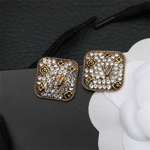 

2023 designer new korean letter v handmade earrings s925 silver needle 2264, Golden