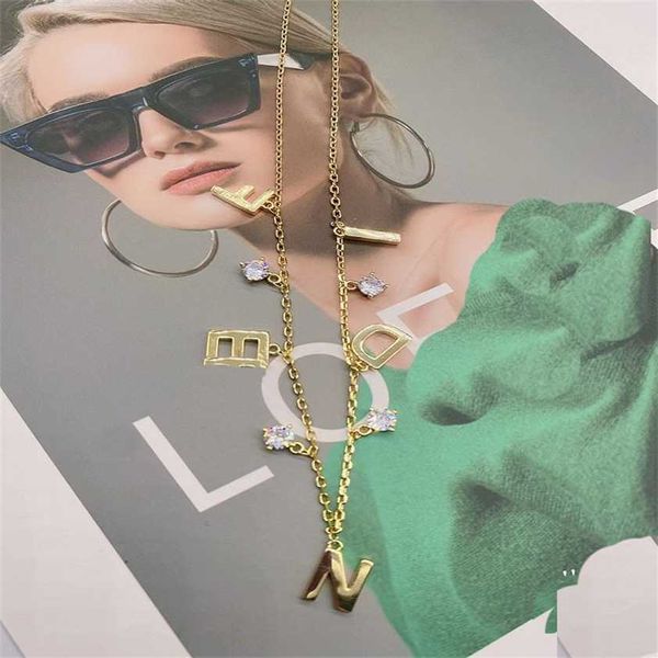 

2023 designer new fenjia o-shaped letter diamond inlaid niche design necklace brass fashion sweater neck chain, Black