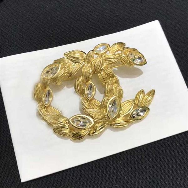 

2023 designer new small fragrant wind double palace luxury wheat ear inlaid with large rhinestone letter c gold fashion brooch, Silver
