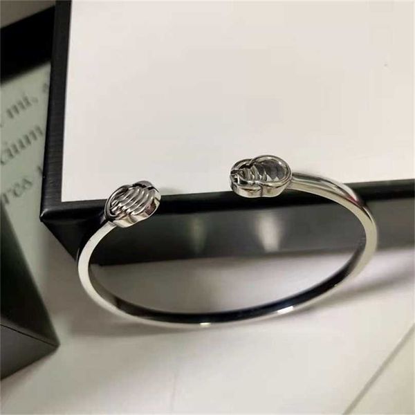 

2023 designer new fashion jewelry simple high-grade open bracelet, Black