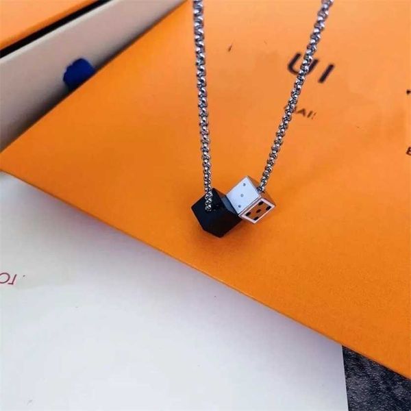 

2023 designer new lvjia creative square dice made of titanium steel with colorless enamel inlay technology v-shaped couple necklace, Black