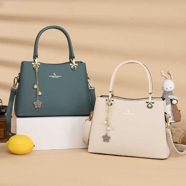 

temperament middle women's bag for mum new style fashion versatile large capacity portable crossbody shoulder bag
