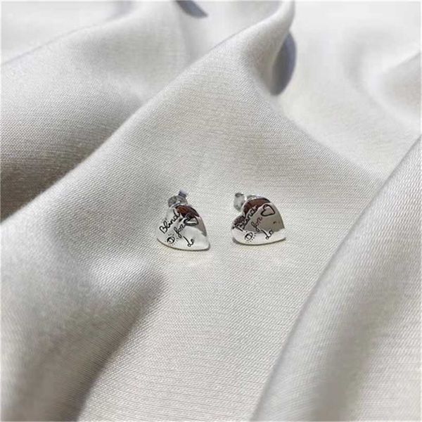 

2023 designer new fashion jewelry gujia s925 silver love fearless round love cat face five pointed star ear small fresh nails used earrings, Golden