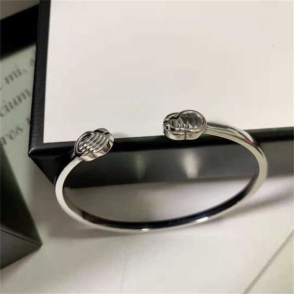 

2023 designer new fashion jewelry simple high-grade open bracelet, Black