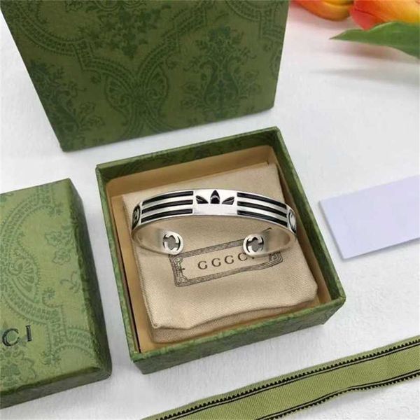 

2023 designer new jewelry double middle ancient stripe letter open bracelet for men and women, Black