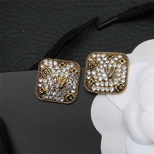 

2023 designer new korean letter v handmade earrings s925 silver needle 2264, Golden