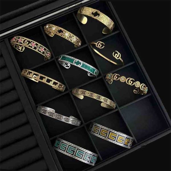 

2023 designer new double letter female ancient family brass version bracelet trend, Black