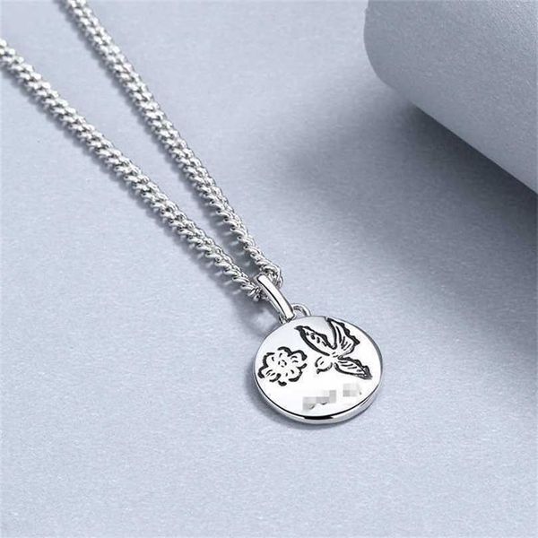 

2023 designer new double flower bird love fearless necklace double-sided fashion pattern male and female lovers round pendant jewelry, Silver