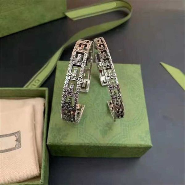 

2023 designer new fashion jewelry double hollow out open and south trend version lovers bracelet, Black