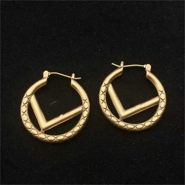 

2023 designer new fashion jewelry classic letter net red earrings female, Golden