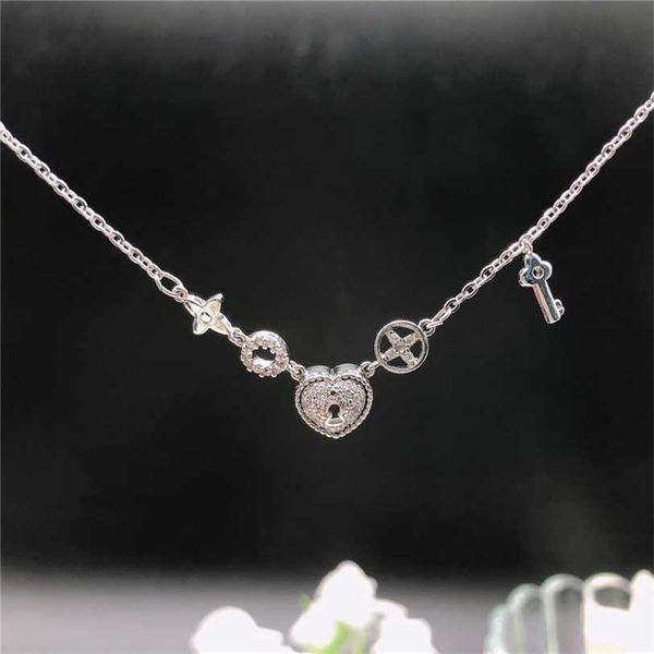 

2023 designer ins cool style new donkey family old flower heart lock necklace collar chain neckchain fashion personality versatile small des, Black