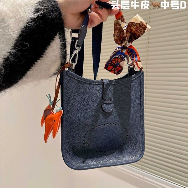 

designer bag bags women's 2023 evelynbag high end layer cow bucket totes with lychee pattern h hollow out single shoulder cross with br
