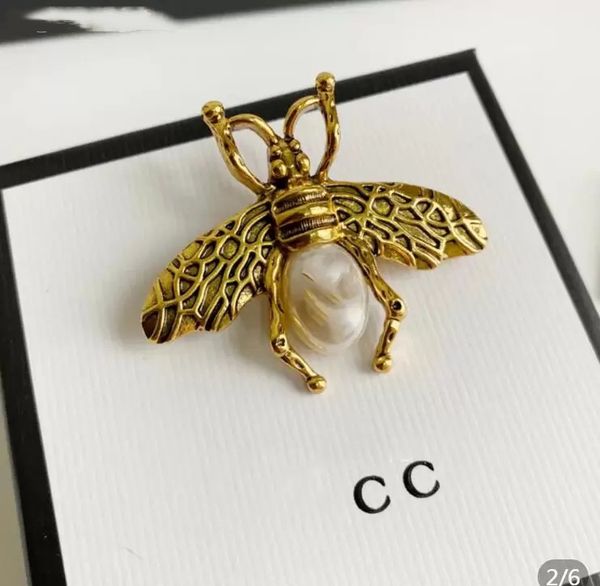 

brooches gujia 2021 new style glass pearl bee clothing neckpin versatile fashion popular brooch fashion original packaging, Gray