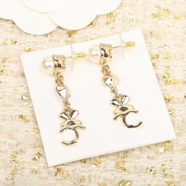 

2023 luxury quality charm drop earring with diamond and nature shell beads in 18k gold plated have box stamp ps7630a, Golden