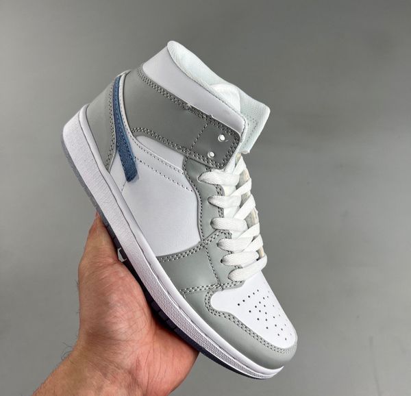 

lcy blue jumpman basketball shoes 1 1s men women denim gorge green dunks low lost found mocha taxi chicago bred high patent unc mens sport s, Black