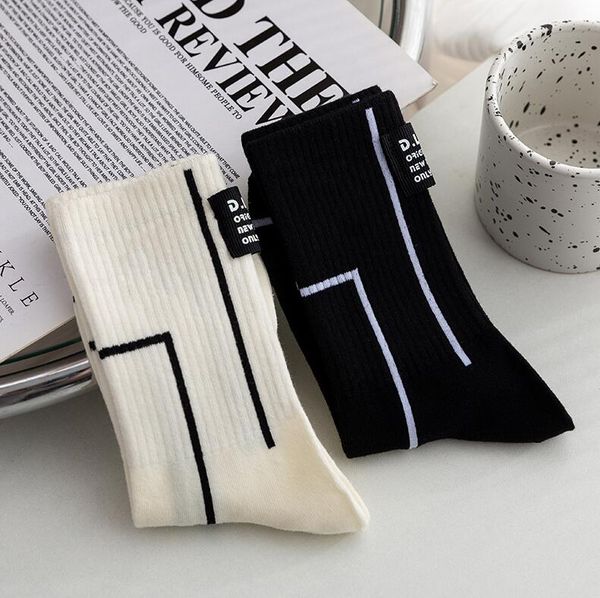 

luxury designer b letters socks for women autumn winter paris black white cotton breathable sock female stockings