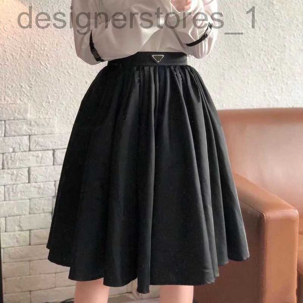 

designer designer 2022 triangle label short skirt recycled nylon waist pleated puffy versatile casual loose skirts 3nlu, Black
